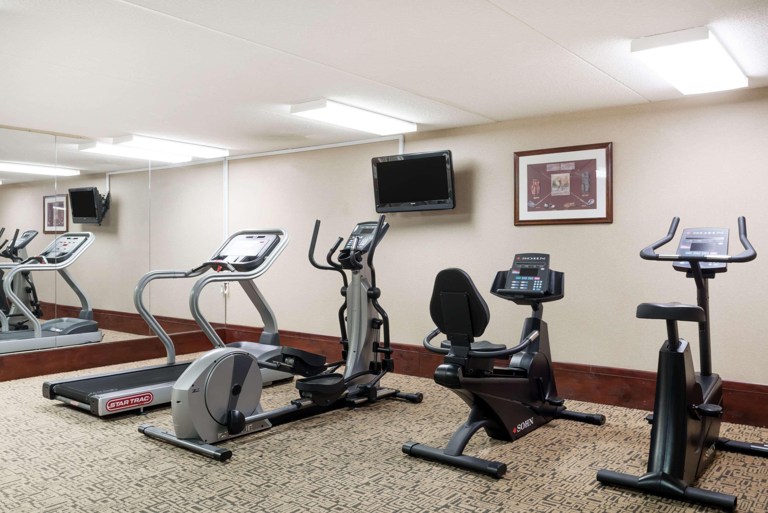 Baymont By Wyndham Clarksville Northeast Exterior photo