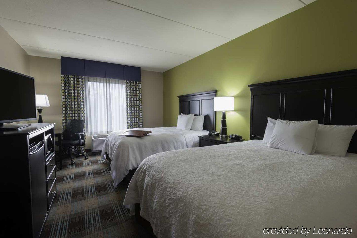 Baymont By Wyndham Clarksville Northeast Exterior photo