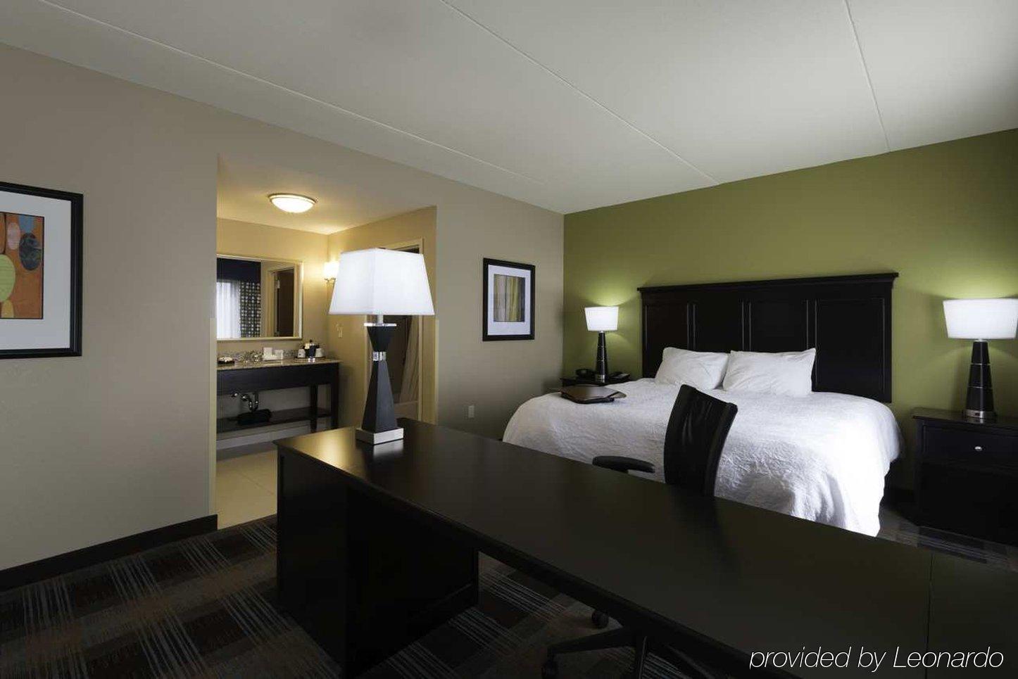 Baymont By Wyndham Clarksville Northeast Exterior photo