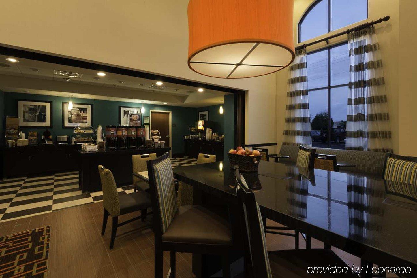 Baymont By Wyndham Clarksville Northeast Exterior photo