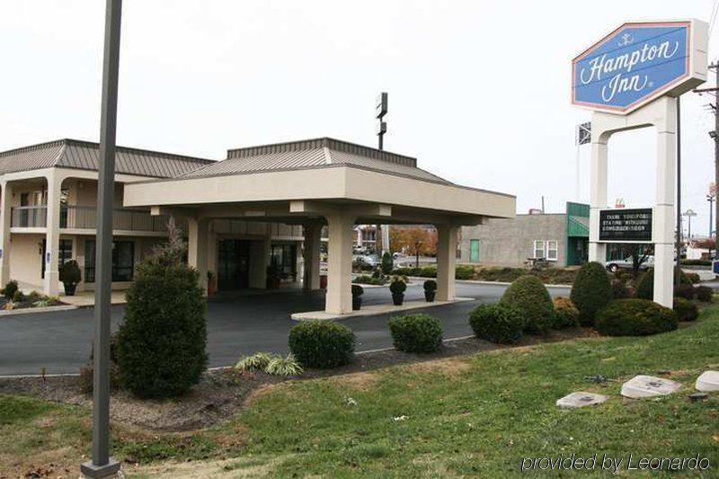 Baymont By Wyndham Clarksville Northeast Exterior photo
